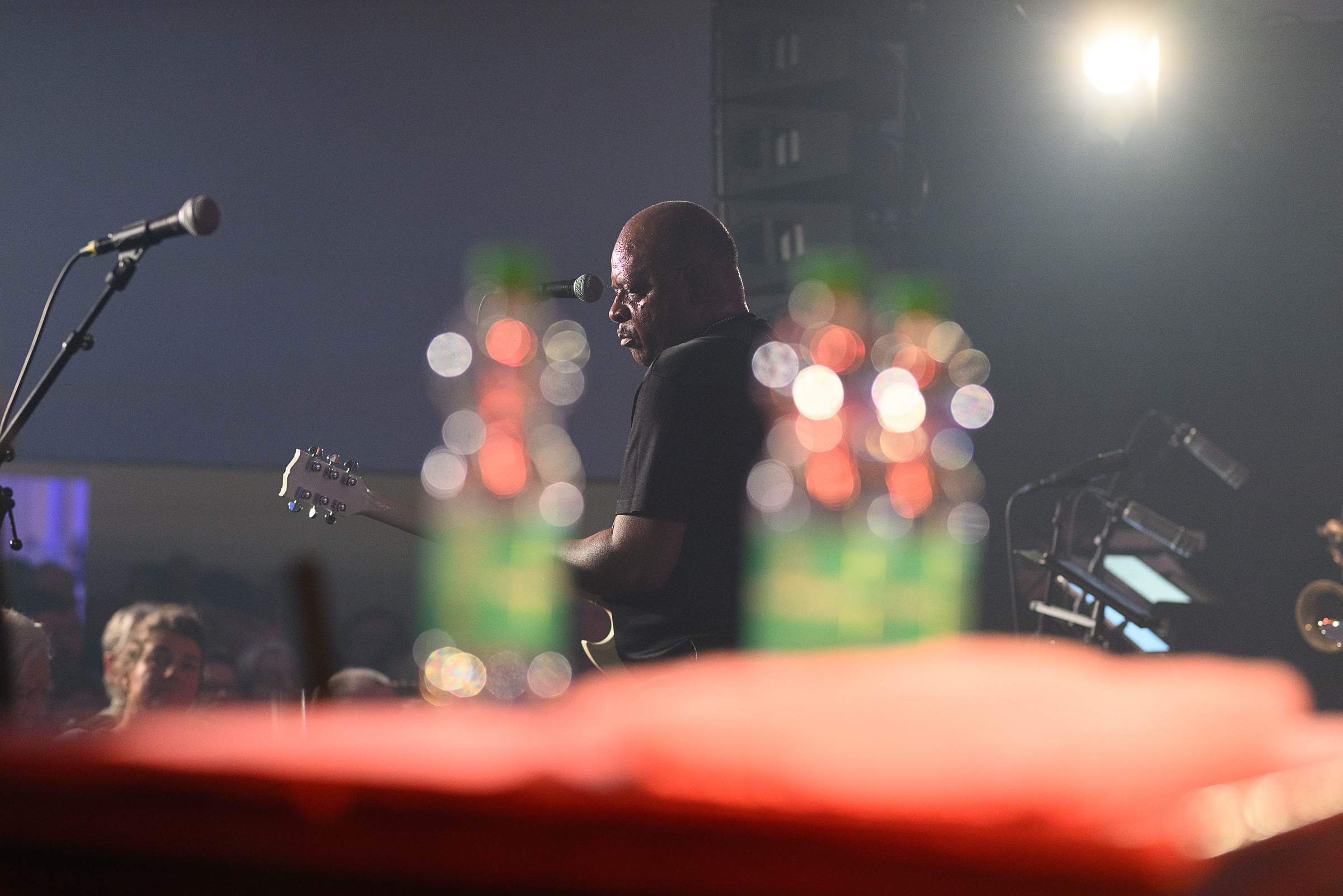 DSC 7647-20251114 Fr Dallas Blues   Soul Revue  TuTu Jones, Gregg A. Smith   Captain Jack Watson with The Texas Horns