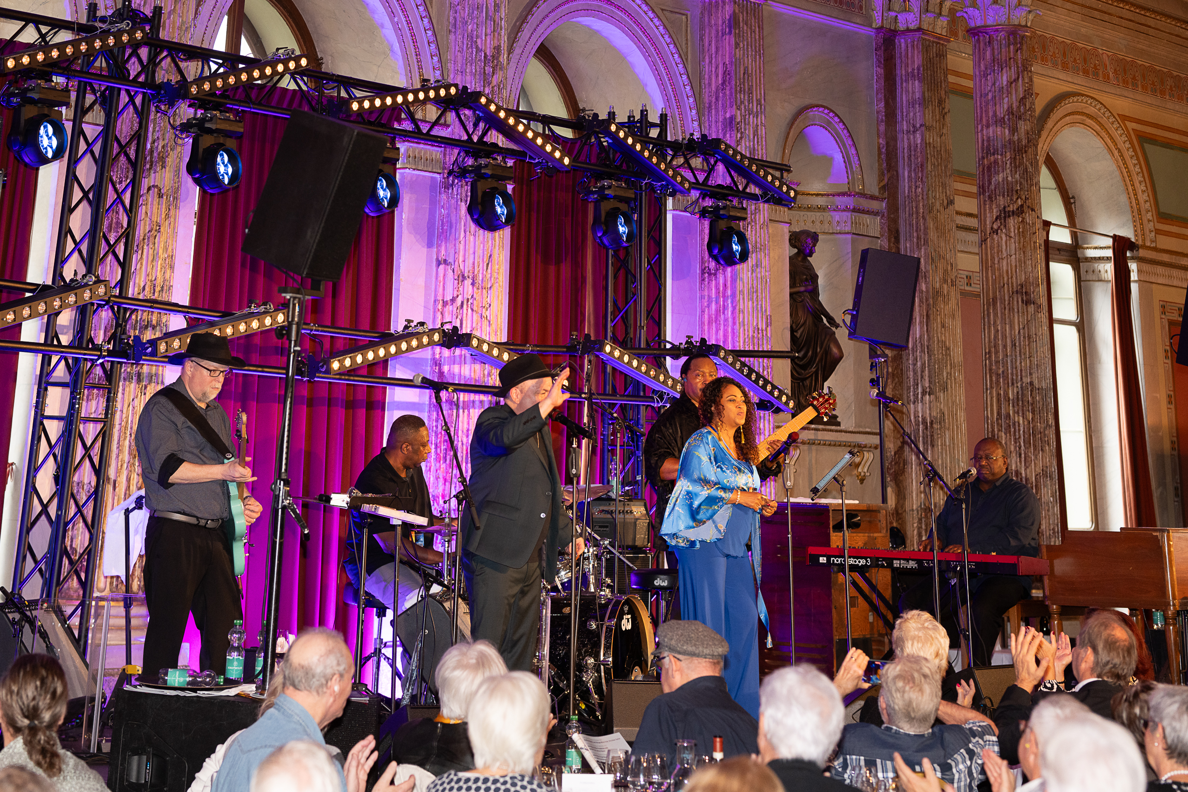 DSC 5208-20251109 So Matthew Skoller and Chicago Wind feat. Precious Taylor