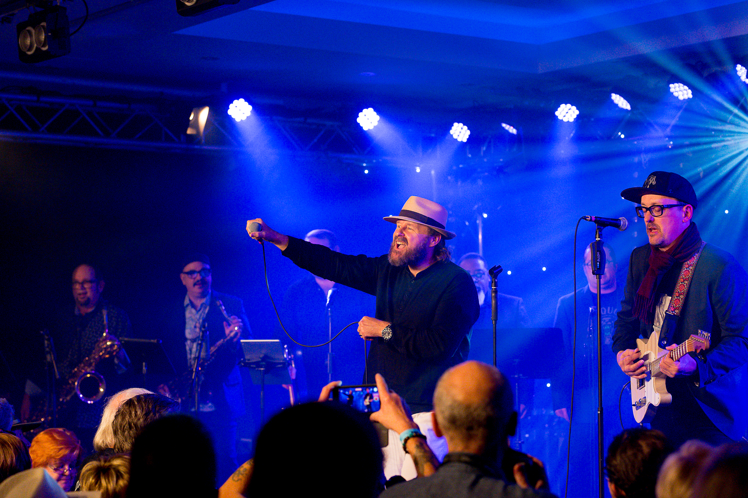DSC 0224-20231116 Do The Love Light Orchestra