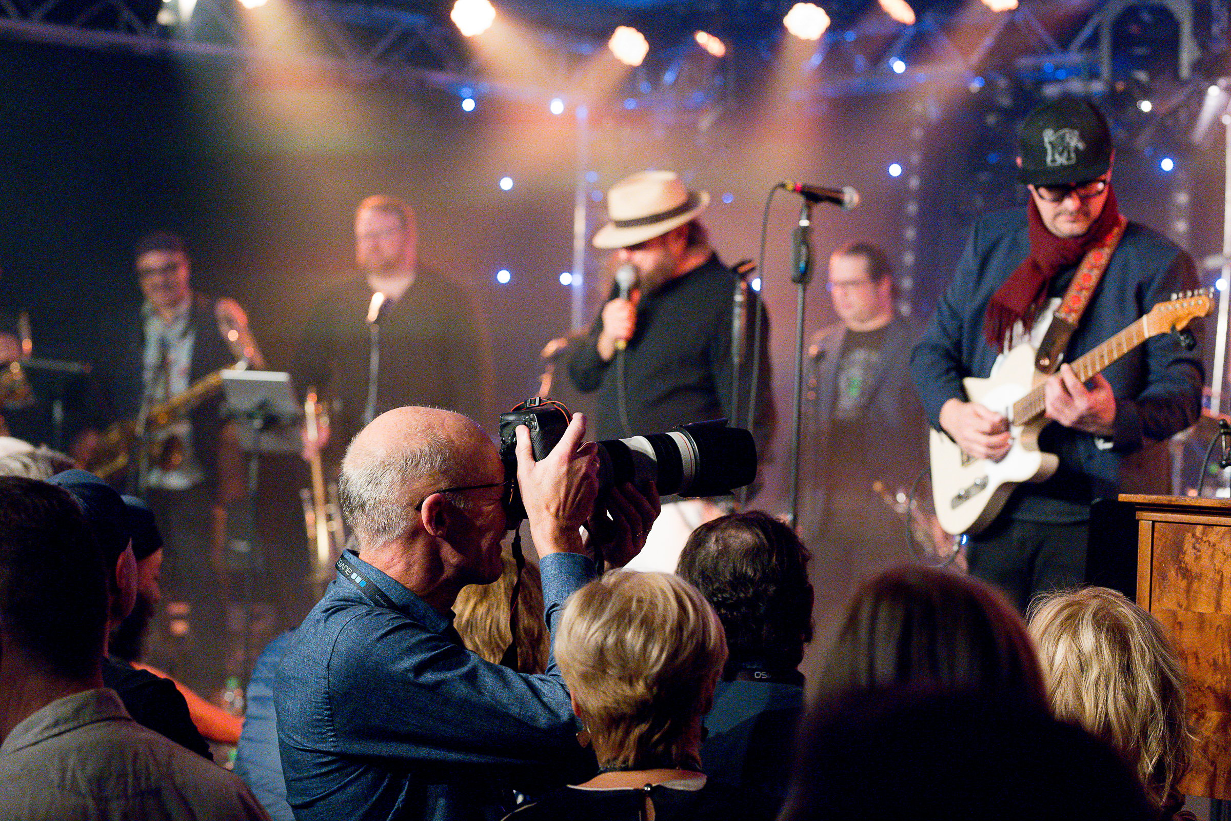 DSC 0229-20231116 Do The Love Light Orchestra