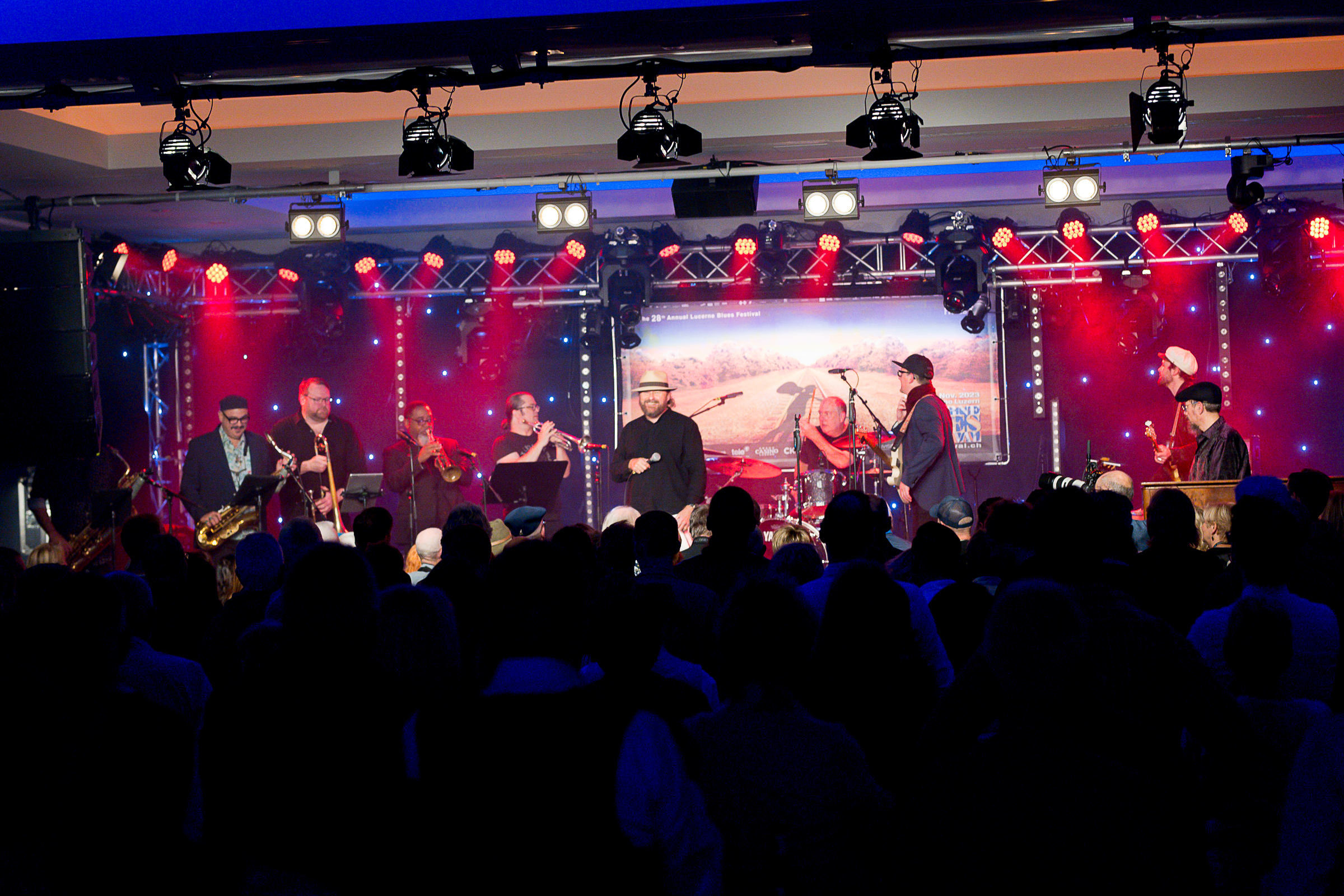 DSC 0282-20231116 Do The Love Light Orchestra