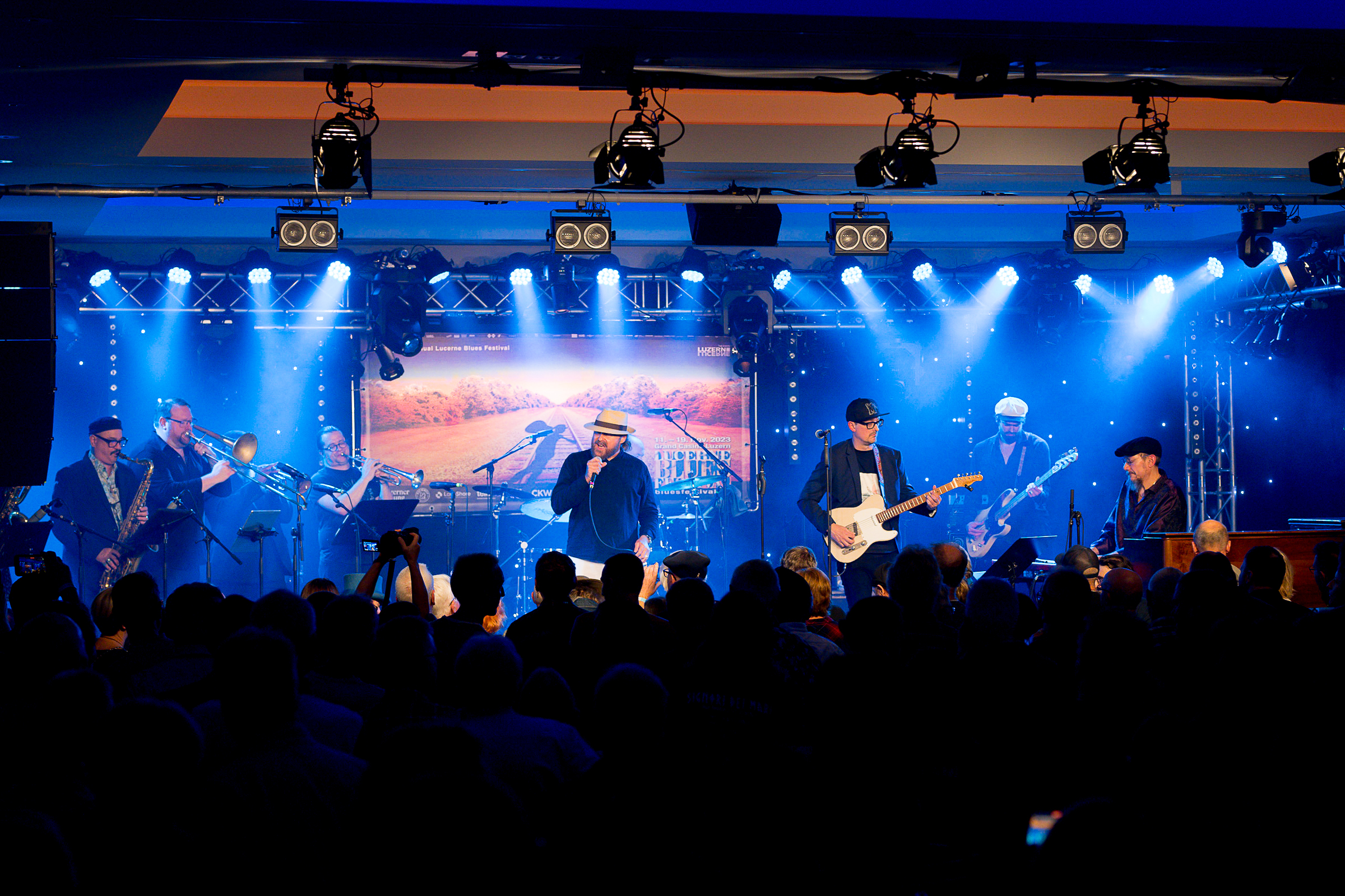 DSC 0293-20231116 Do The Love Light Orchestra