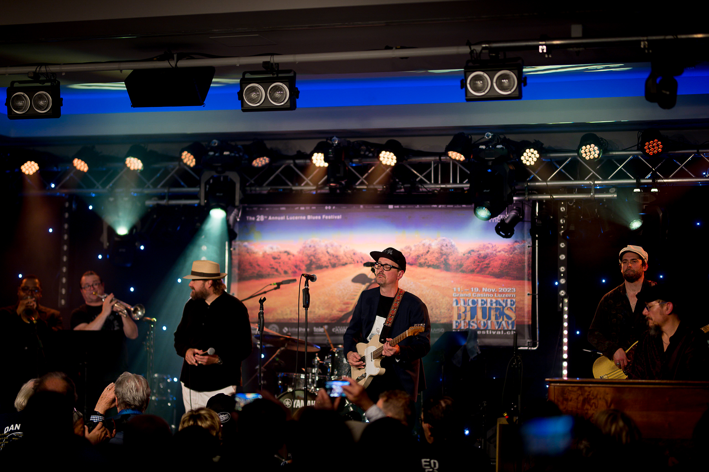 DSC 0376-20231116 Do The Love Light Orchestra