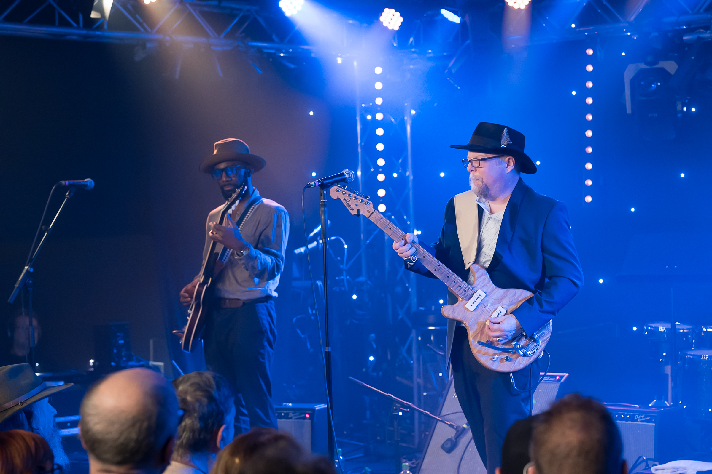DSC 0786-20231117 Fr Tom Holland The Shuffle Kings Joey J Saye