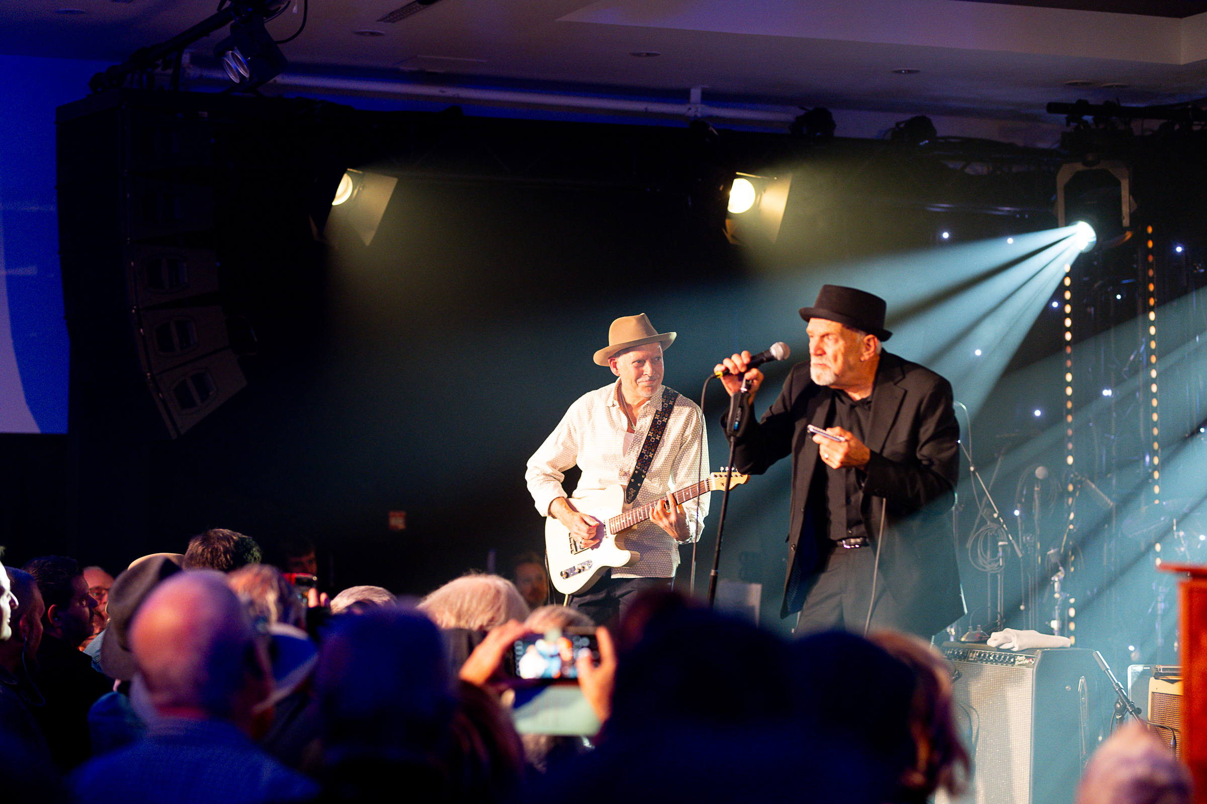 DSC 6355-20241115 Fr Darrell Nulisch Band feat Alex Schultz tba Lucky Wuethrich