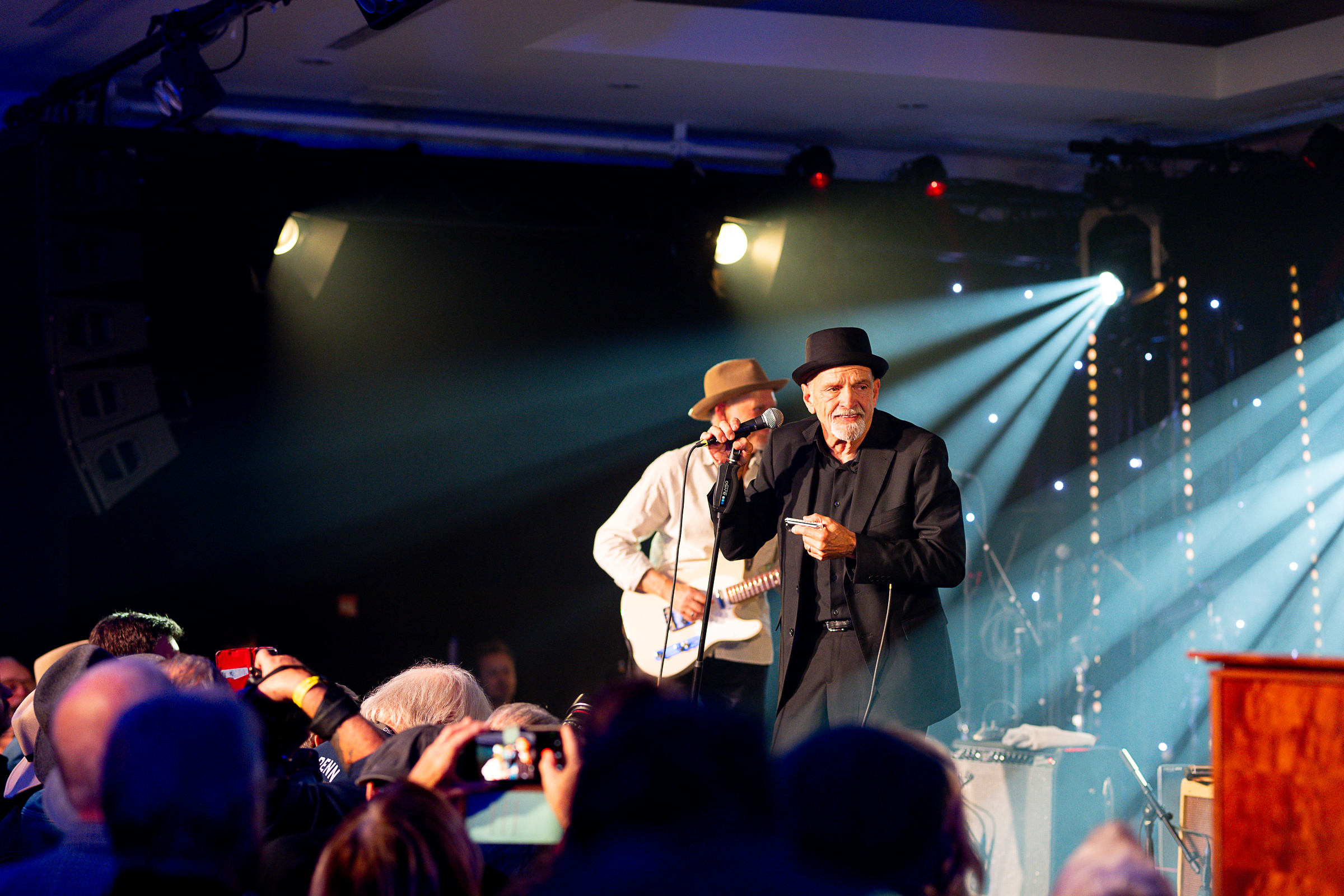 DSC 6360-20241115 Fr Darrell Nulisch Band feat Alex Schultz tba Lucky Wuethrich