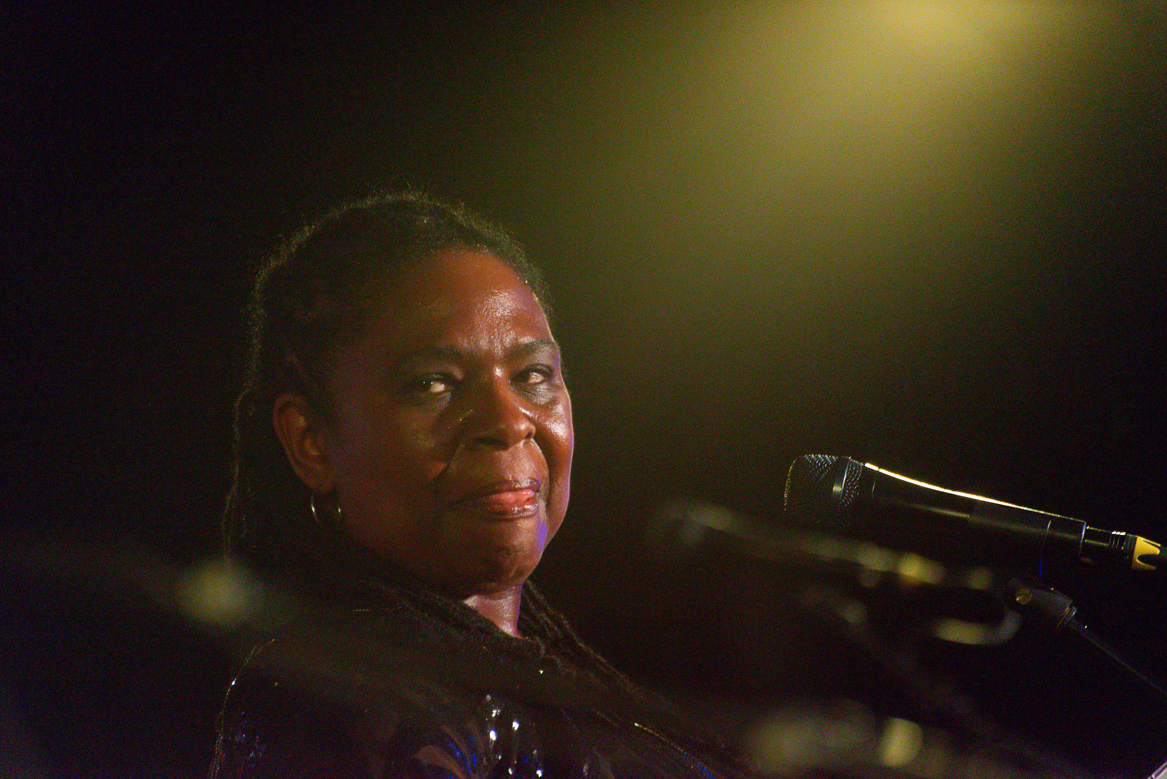 DSC 6638-20241115 Fr Ruthie Foster